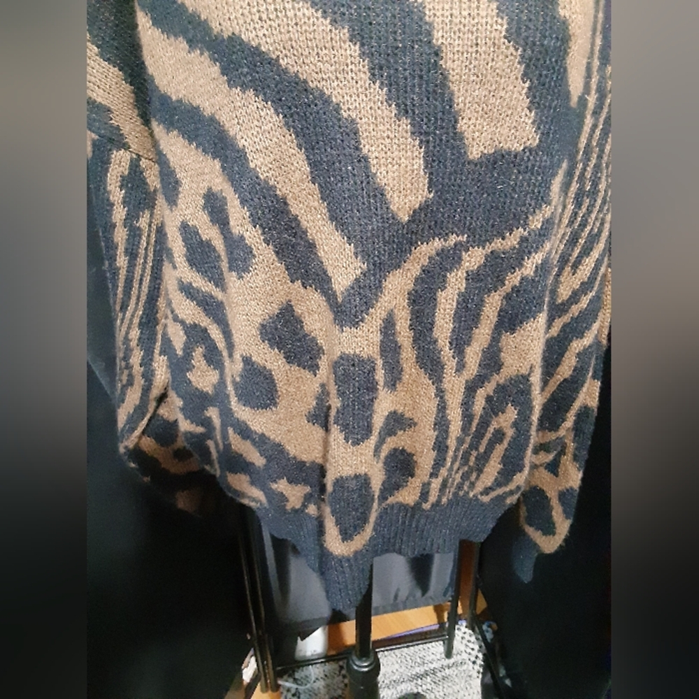 Animal Print Sweater Women's Size L/XL Black Brown Boho Lagemlook - Picture 3 of 5